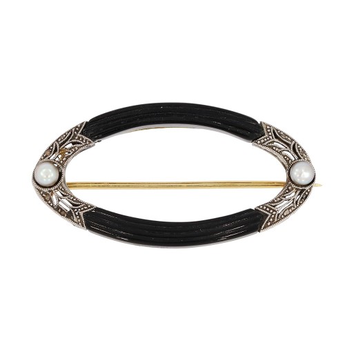 Broszka z czarnym gagatem i perłami w żółtym złocie