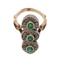 45684 Pierścionek z żółtego złota ze szmaragdami i diamentami