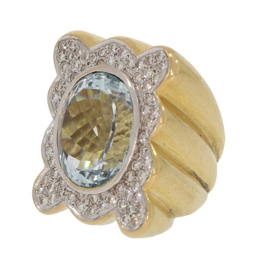 Pierścionek z żółtego złota z akwamarynem i diamentami