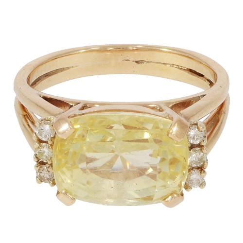 Pierścionek z żółtego złota z szafirem i diamentami