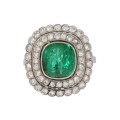 Pierścionek z platyny ze szmaragdem i diamentami