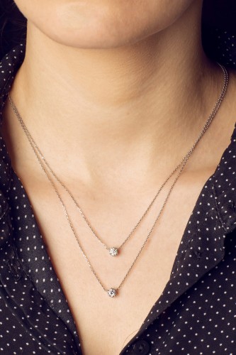 Złoty naszyjnik z diamentem