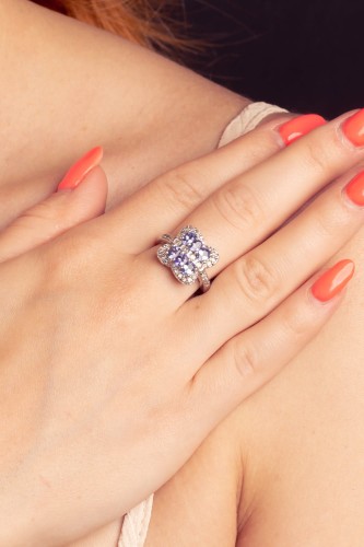 Złoty pierścionek z tanzanitami i diamentami