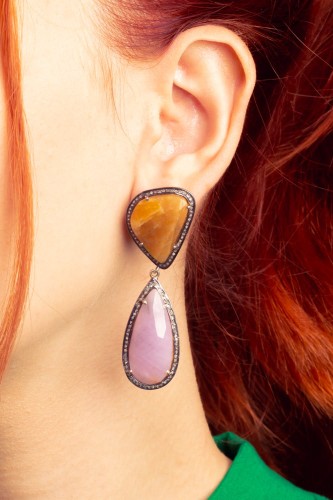 Kolczyki z kolorowymi kamieniami i rozetami diamentowymi