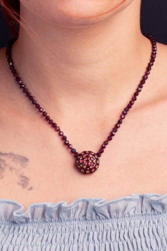 Naszyjnik z granatami