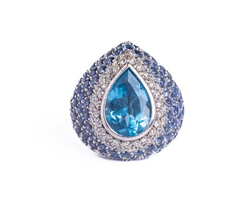 Pierścionek z białego złota z topazem, diamentami i szafirami