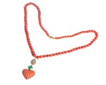 Naszyjnik z czerwonych korali i szmaragdem 46 cm
