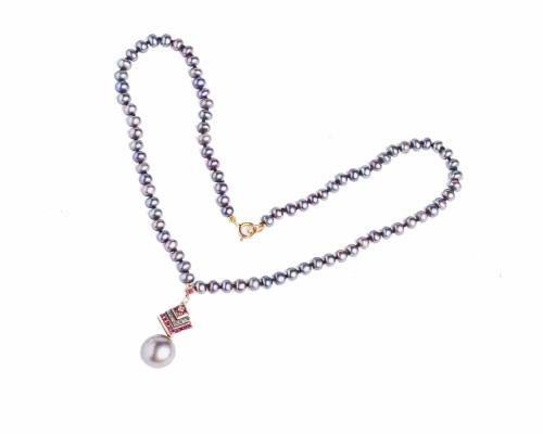 Złoty naszyjnik z perłami, rubinami i diamentami