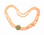 Naszyjnik z różowymi koralami z jadeitowym zapięciem 56 cm