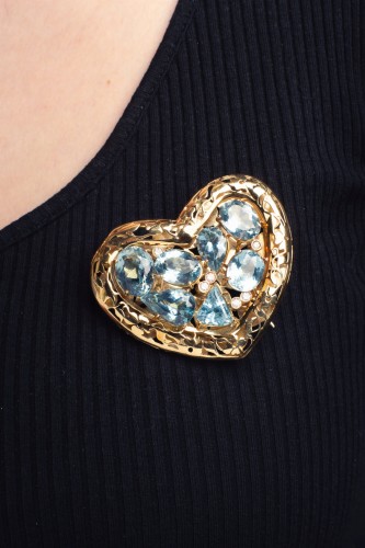 Złota broszka serce z topazami i diamentami