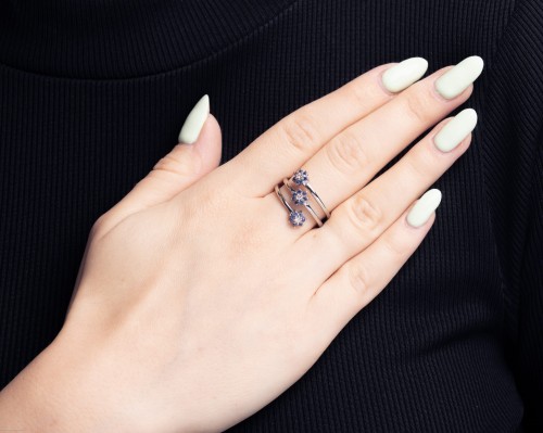 Złoty pierścionek z diamentami i szafirami