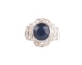 Pierścionek z szafirem ok. 3,5 ct oraz rozetami diamentowymi