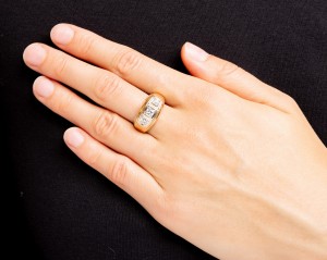 Pierścionek  z 3 diamentami o masie 0,48 karata