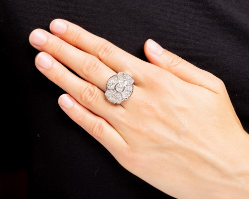 Pierścionek w białym złocie 750 z 39 diamentami