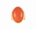 Pierścionek z koralem w złocie 750