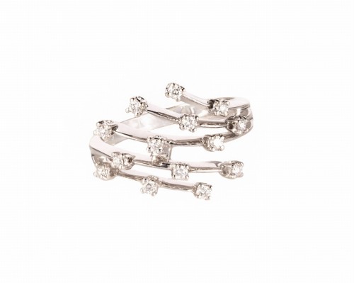 Pierścionek z 14 diamentami w białym złocie