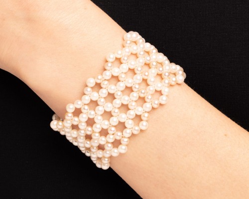 Szeroka bransoleta z perłami Akoya