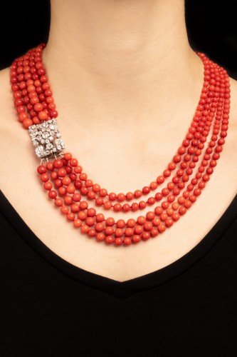 Korale 5 rzędowe ze złotym zapięciem z diamentami