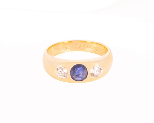 Pierścionek z szafirem ok. 0,50 ct i 2 diamentami