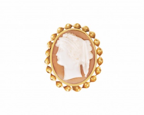 Broszka z kameą w złocie