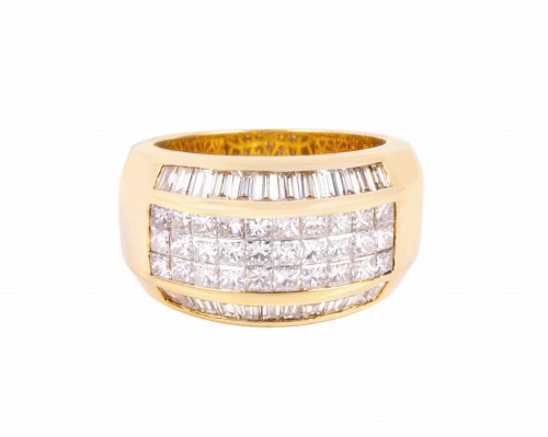 Złoty pierścionek z 53 diamentami