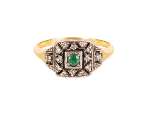 Złoty pierścionek z chalcedonem i cyrkoniami