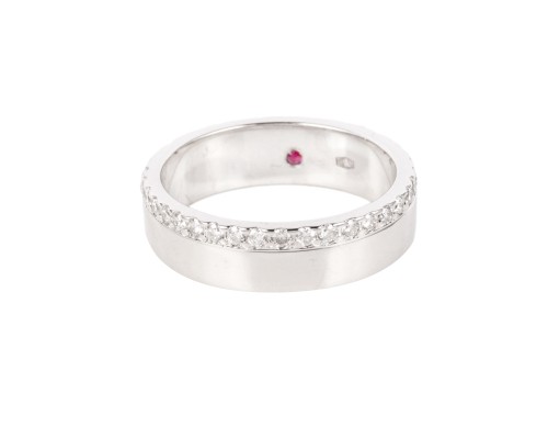 Obrączka w białym złocie z brylantami i rubinem