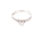 Pierścionek zaręczynowy w białym złocie z diamentem ok. 0,15 ct