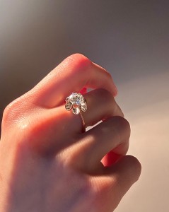 Pierścionek z diamentem o masie ok. 1,28 ct