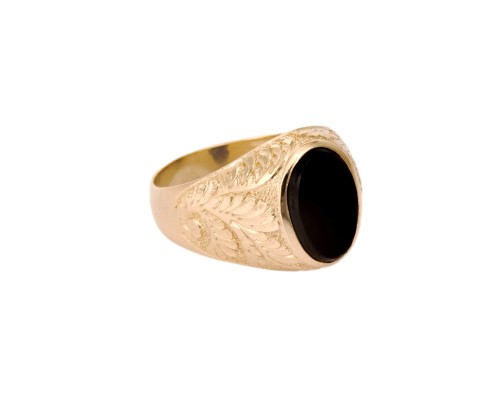 Męski sygnet z onyksem, ze zdobieniami, żółte złoto