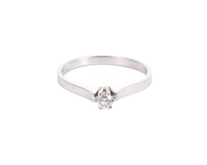 Zaręczynowy pierścionek z diamentem w białym złocie