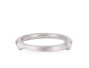 Złoty pierścionek Ole Lynggaard z kolekcji Nature III