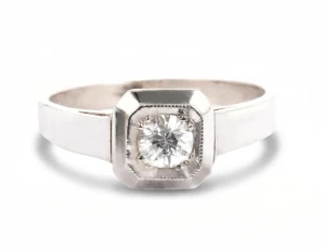 Platynowy pierścionek z diamentem ok. 0,30 ct