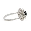 36710 Pierścionek z białego złota z szafirem i brylantami