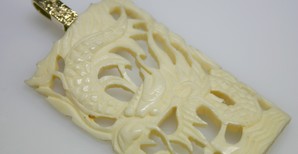 Zawieszka z kości słoniowej