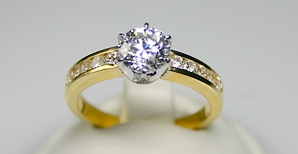 Pierścionek z diamentami